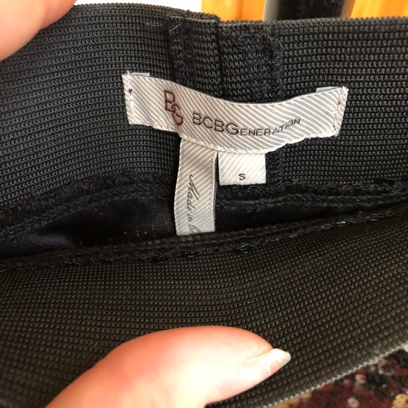 BCBG mini skirt - Picture 3 of 4